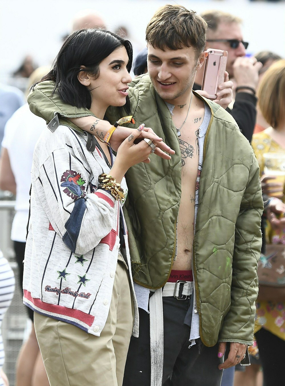 "The 'Hugo Boss-man' follows 'New Rules'!": After two and a half months of dating, Dua Lipa and Anwar Hadid moving in together! 9