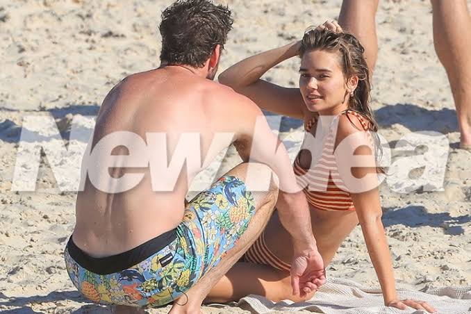 It S Confirmed Liam Hemsworth Is Dating Gabrielle Brooks Spotted In Pda With The Model At The Beach Morning Picker