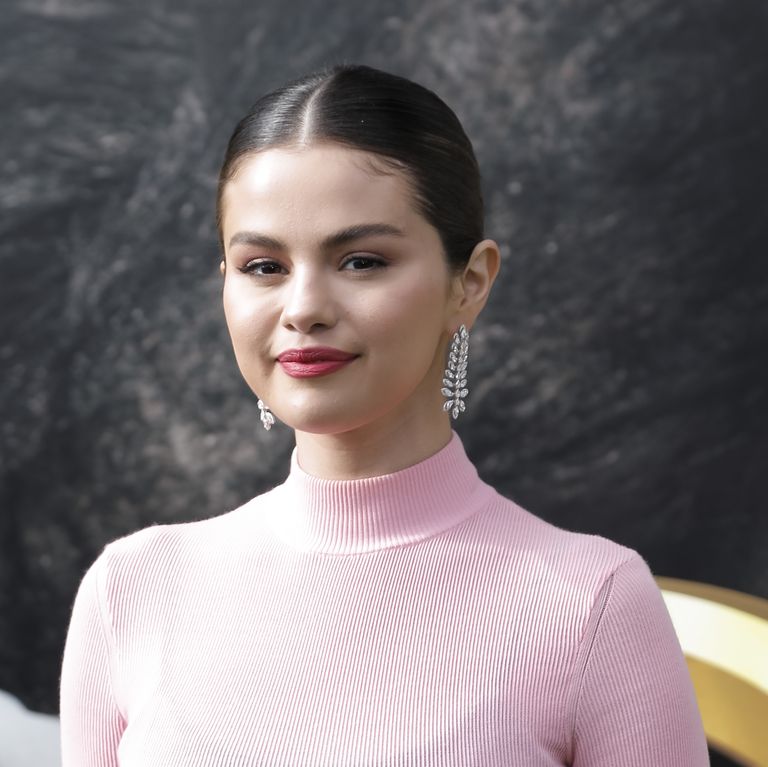 Selena Gomez talks about her first ever awkward kiss! Read further to ...