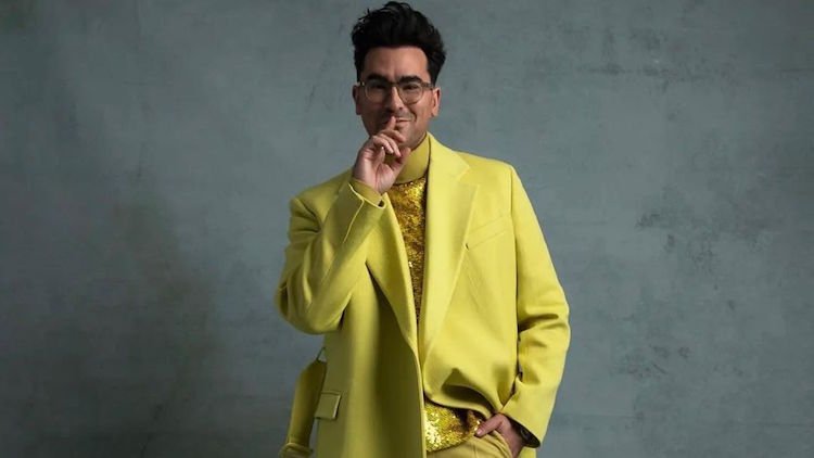 Dan Levy Wins 'Schitt's Creek' Golden Globe, Calls Out Award Show!!!