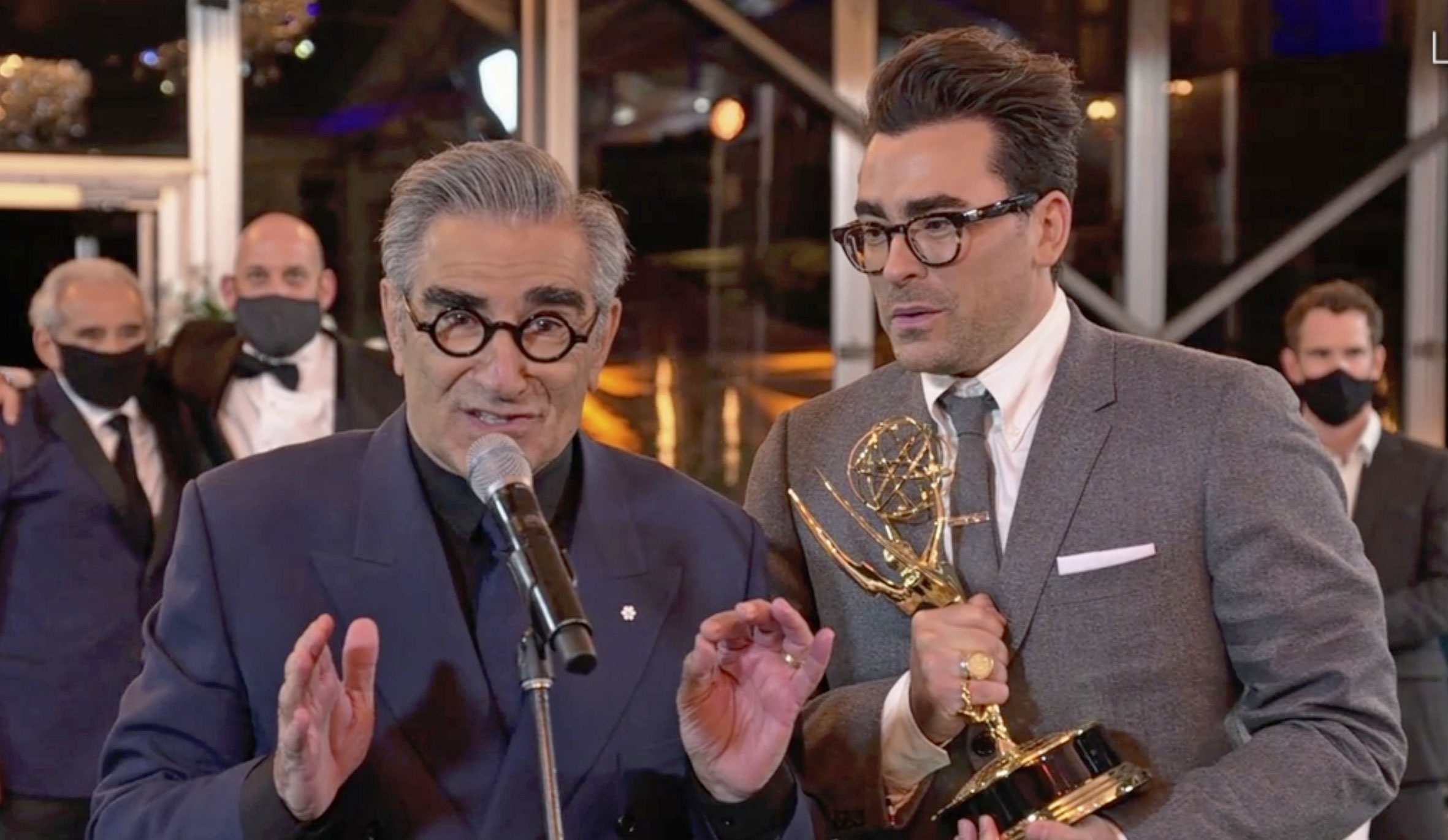 Dan Levy Wins 'Schitt's Creek' Golden Globe, Calls Out Award Show!!!