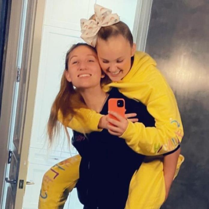 JoJo Siwa posts mournful selfie recordings as she heads out in different directions from significant distance sweetheart Kylie Prew!!!