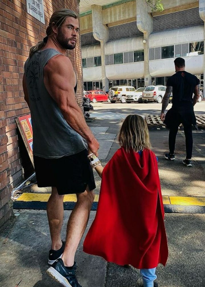 Chris Hemsworth posts photograph of his HUGE ARMS- however individuals are remarking on his THIN LEGS!!!