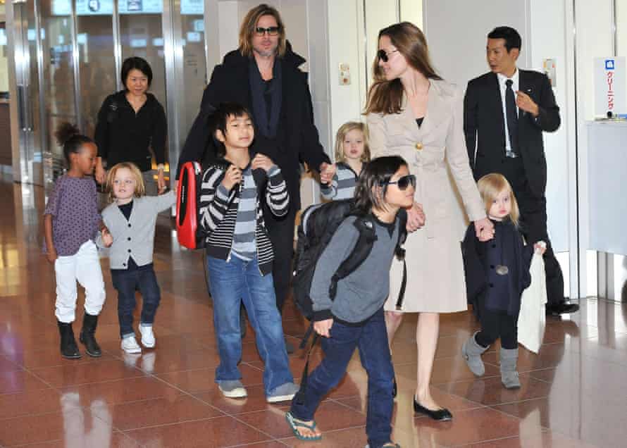 Angelina Jolie & Brad Pitt with kids