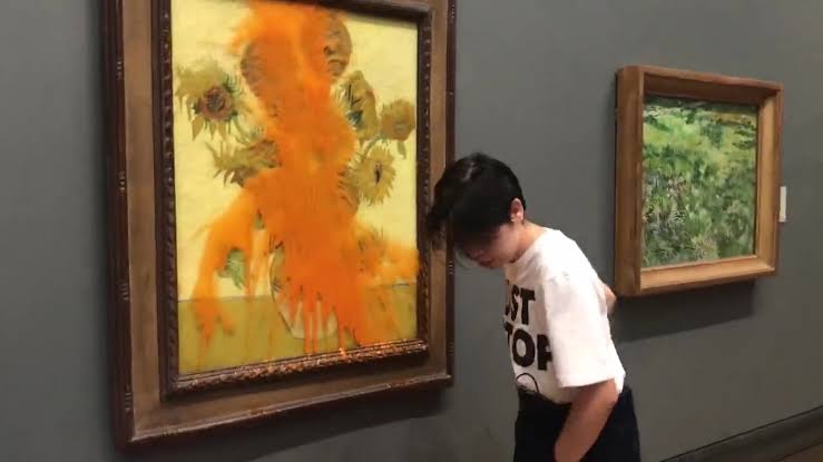 Van Gogh | Sunflower Vandalized 