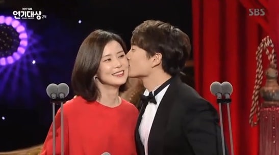 Ji Sung and Lee Bo-young Relationship Status: Are They Still Together? Find Out Now! 11