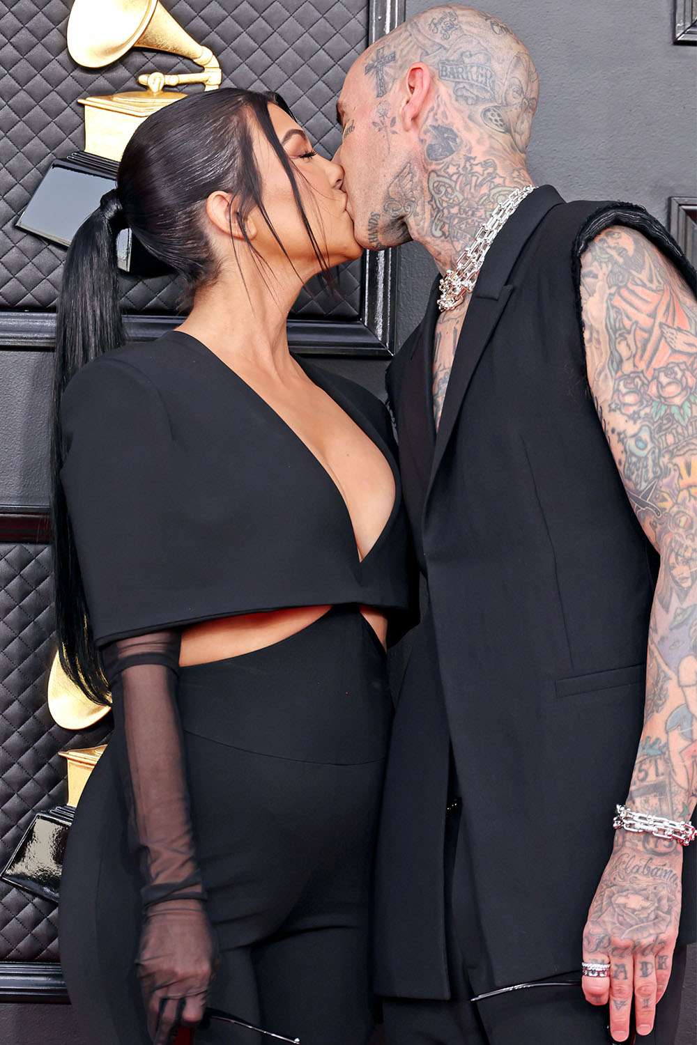 Kourtney Kardashian and Travis Barker: A Whirlwind Romance Leading to an Unexpected Surprise! 18