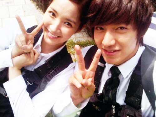 Lee Min-ho and Park Min-young: Discover the Truth About Their Relationship Status! 11