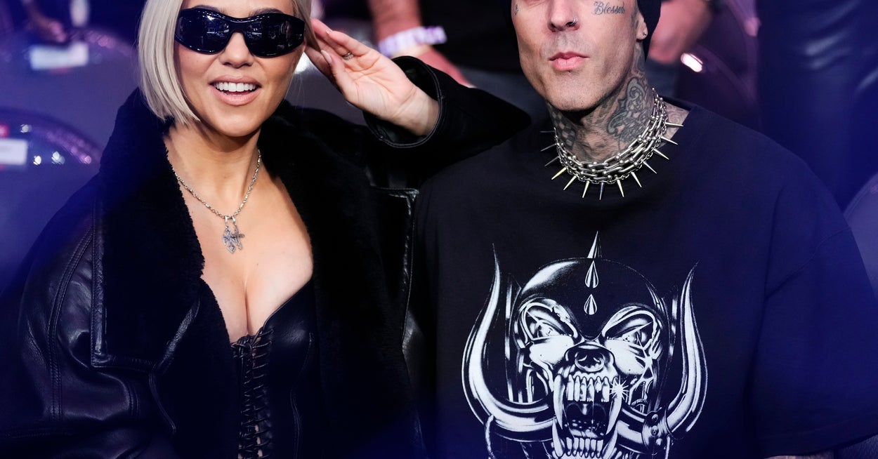 Kourtney Kardashian and Travis Barker: A Whirlwind Romance Leading to an Unexpected Surprise! 19