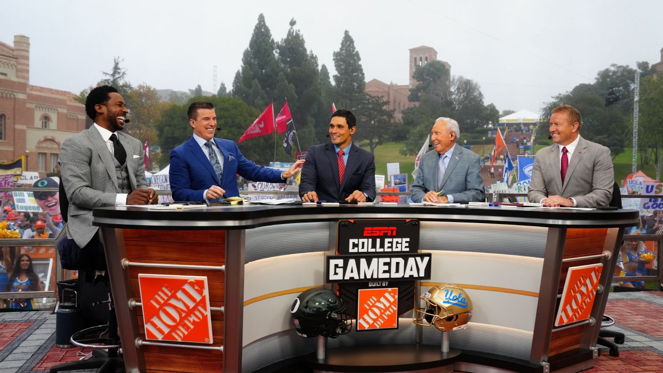 Find out the location, schedule, and guest picker for Week 1 of 'College GameDay' on ESPN! 21