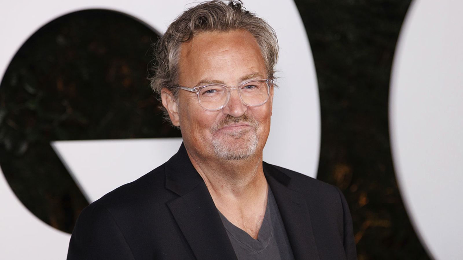 Friends' Matthew Perry Found Dead at Los Angeles Home: Shocking News Shakes Hollywood 8