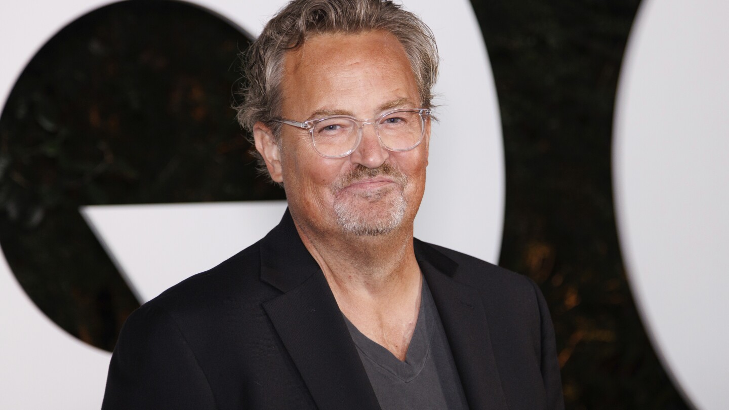 Friends' Matthew Perry Found Dead at Los Angeles Home: Shocking News Shakes Hollywood 9