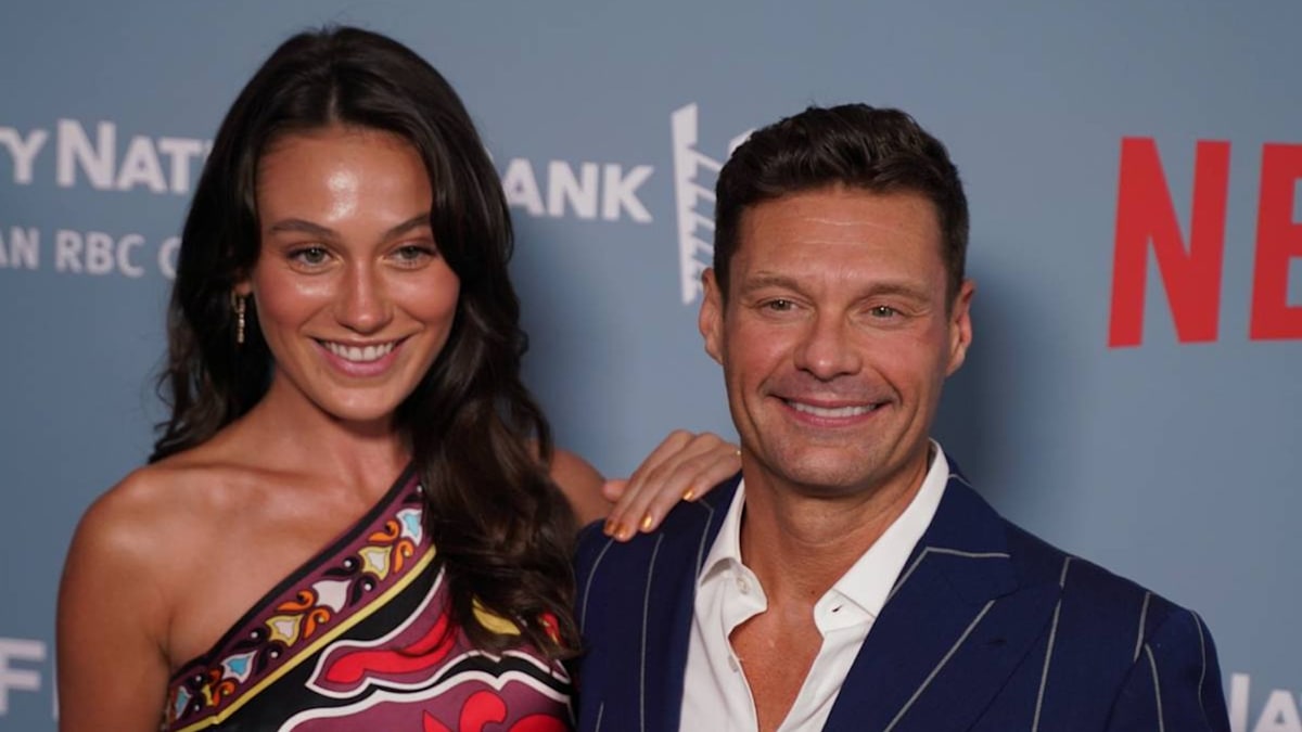 Exclusive Photos: Ryan Seacrest's Girlfriend Aubrey Paige's Jaw-Dropping Physique Revealed! 16