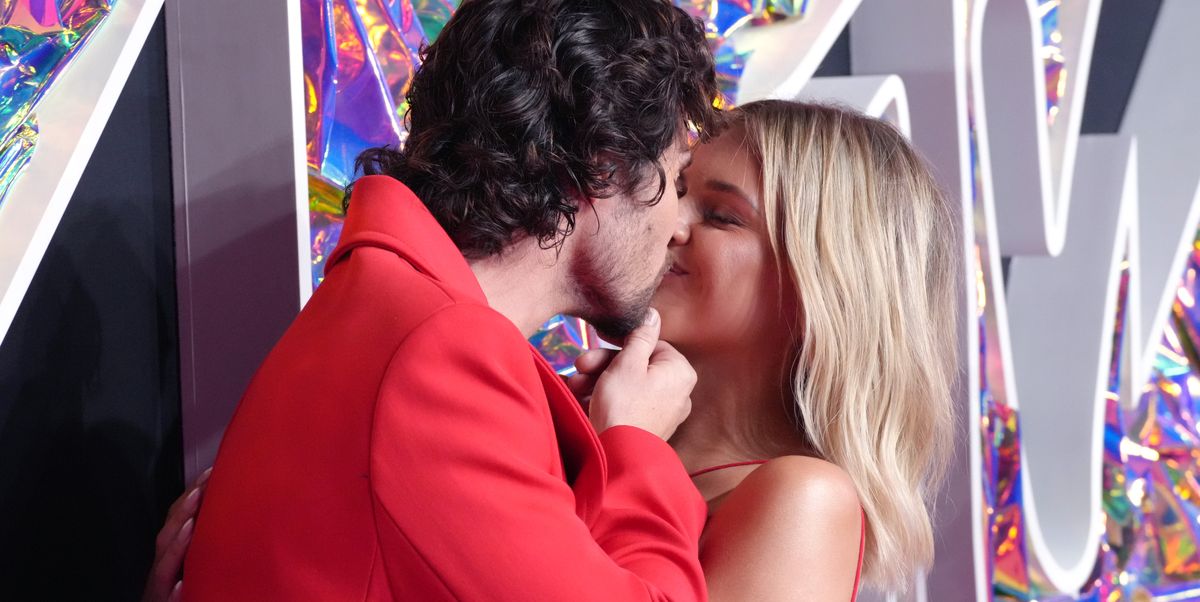 Chase Stokes and Kelsea Ballerini's Surprising Romance: The Inside Story You Need to Know! 17