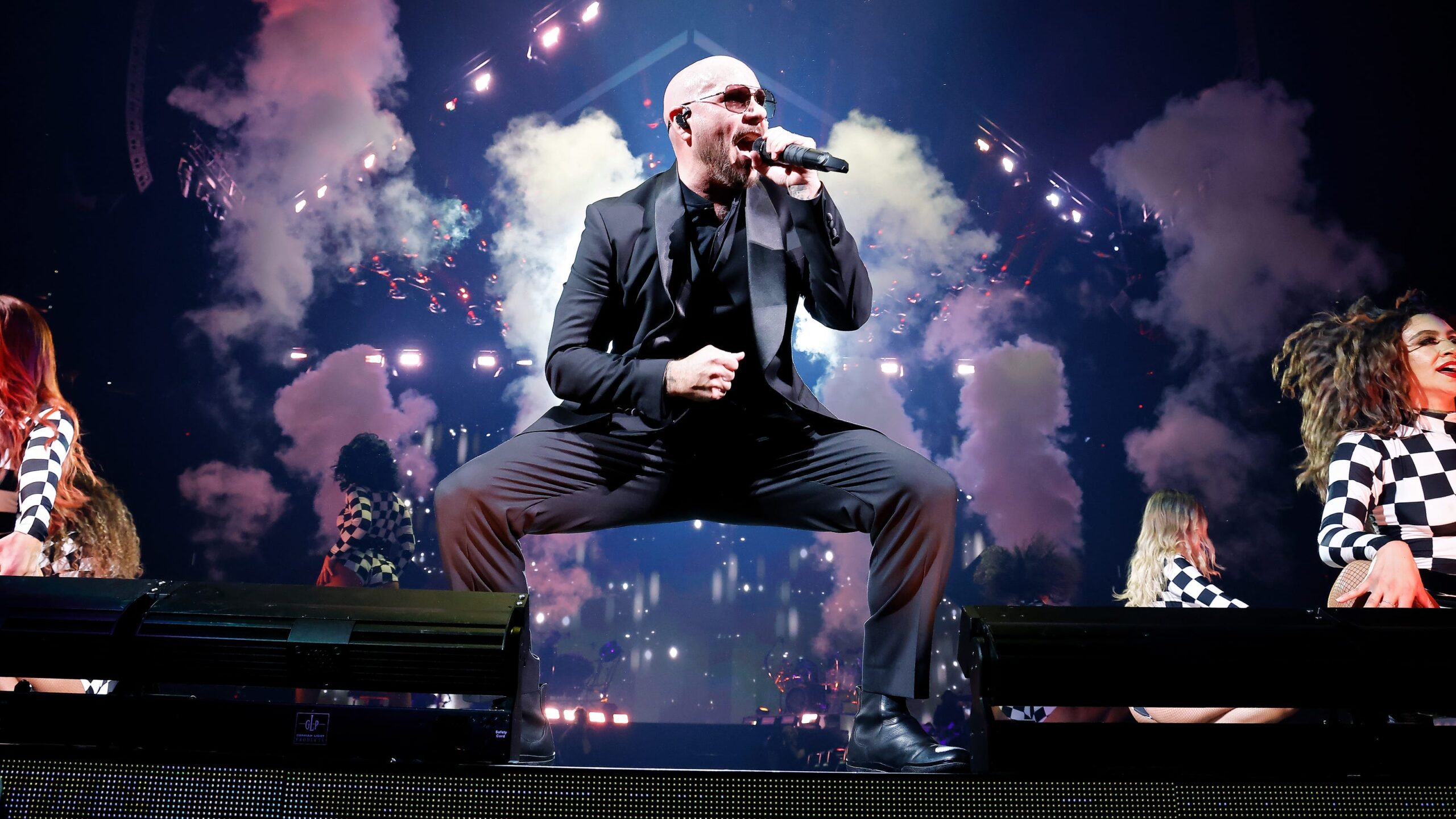 Enrique Iglesias, Ricky Martin, Pitbull Unite for Epic 'Trilogy Tour' at Acrisure Arena 9