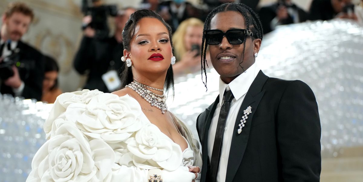 Rihanna Drops Shocking Baby News! Find out Who the Father Is! 18