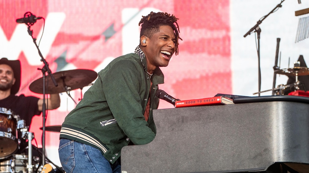 Get Ready to Groove: Jon Batiste Announces First North American Headlining Tour! 10