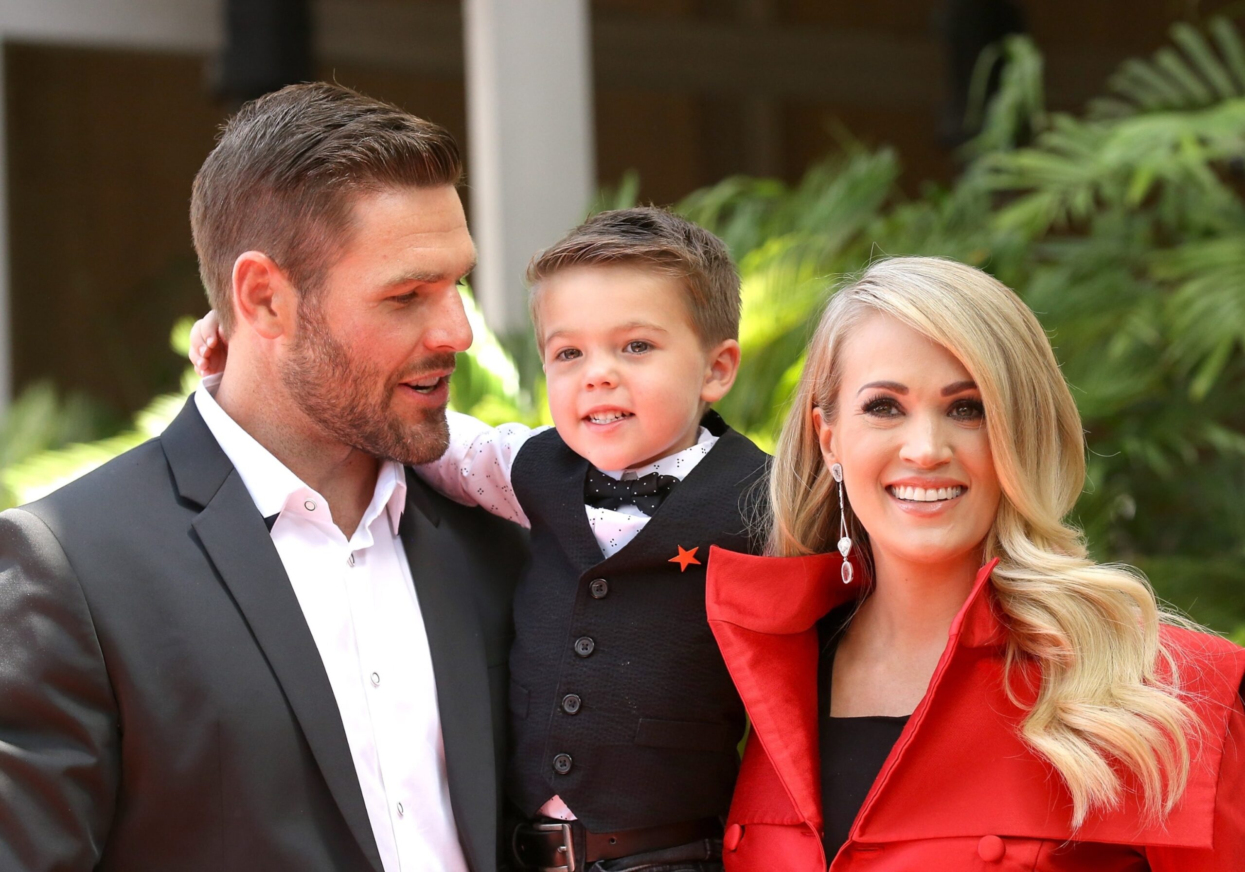 carrie-underwood-sons-mike-fisher-5903.jpeg